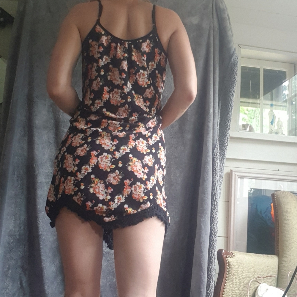 Little Black n Roses Dress. Small Xhileration